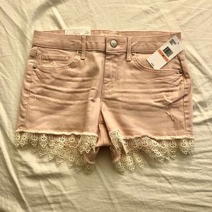 (NWT) Jessica Simpson Crochet trim Short